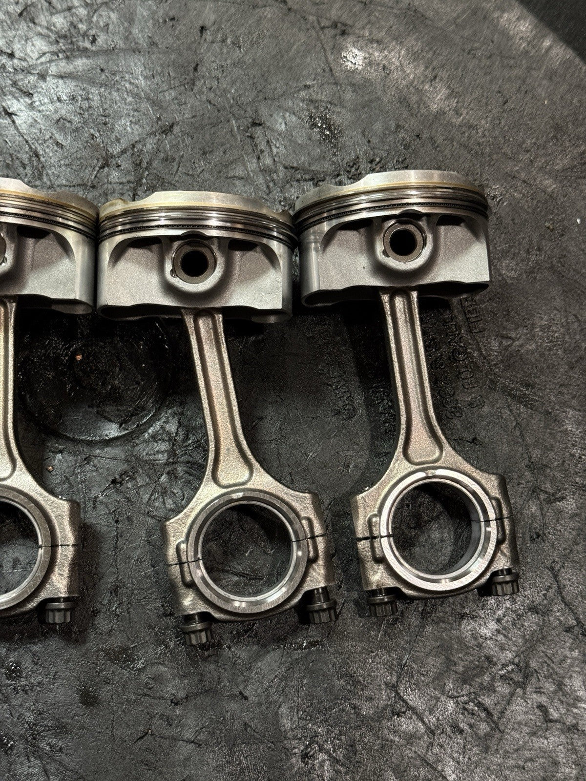 2015 2016 APRILIA RSV4 ENGINE PISTONS MOTOR CONNECTING RODS Piston rings9