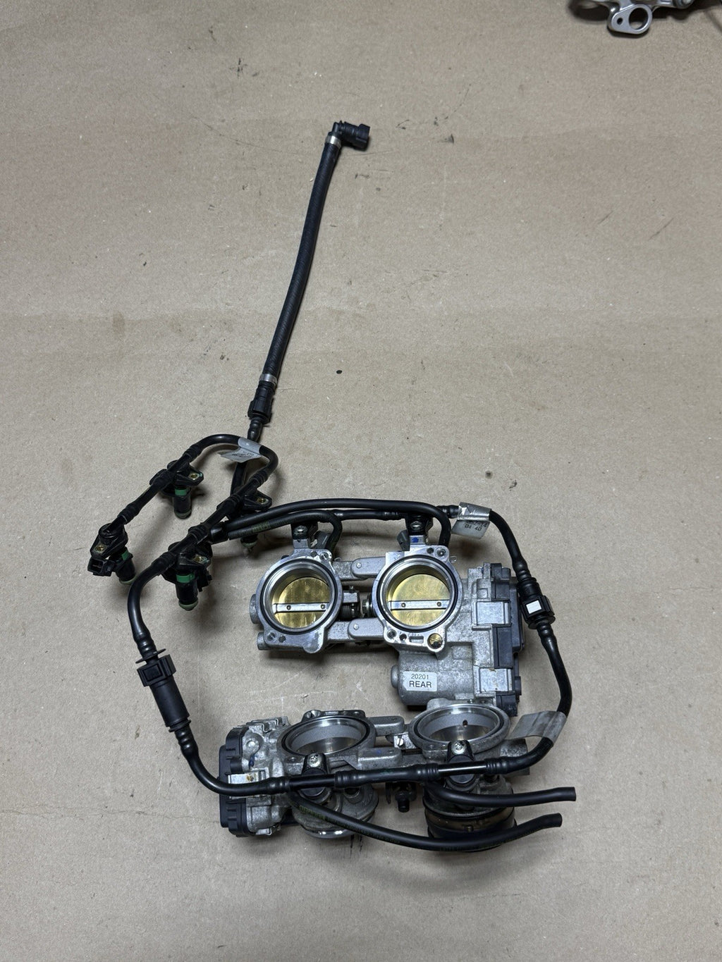 2015-2018 Aprilia RSV4 RF RR Factory OEM Throttle Bodies Fuel Injectors Assembly