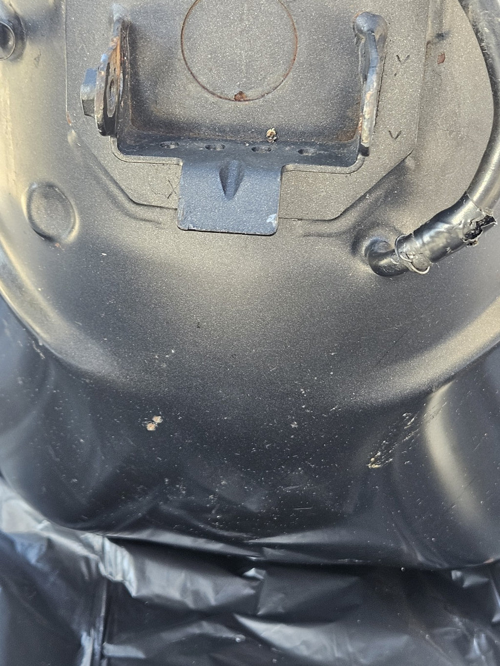 13-18 2015 Kawasaki ZX6R 636 OEM Gas Fuel Tank Petrol Reservoir Damaged
