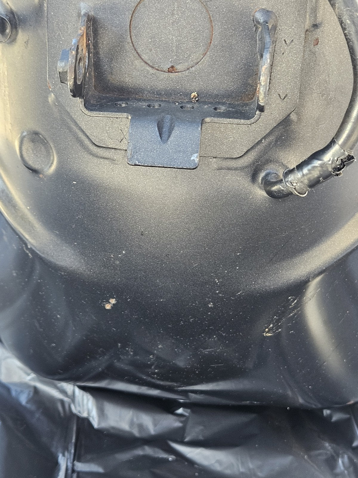 13-18 2015 Kawasaki ZX6R 636 OEM Gas Fuel Tank Petrol Reservoir Damaged