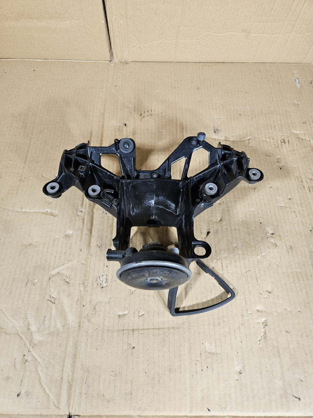 2012 BMW S1000RR OEM Front Fairing Stay Upper Bracket with Horn Used9