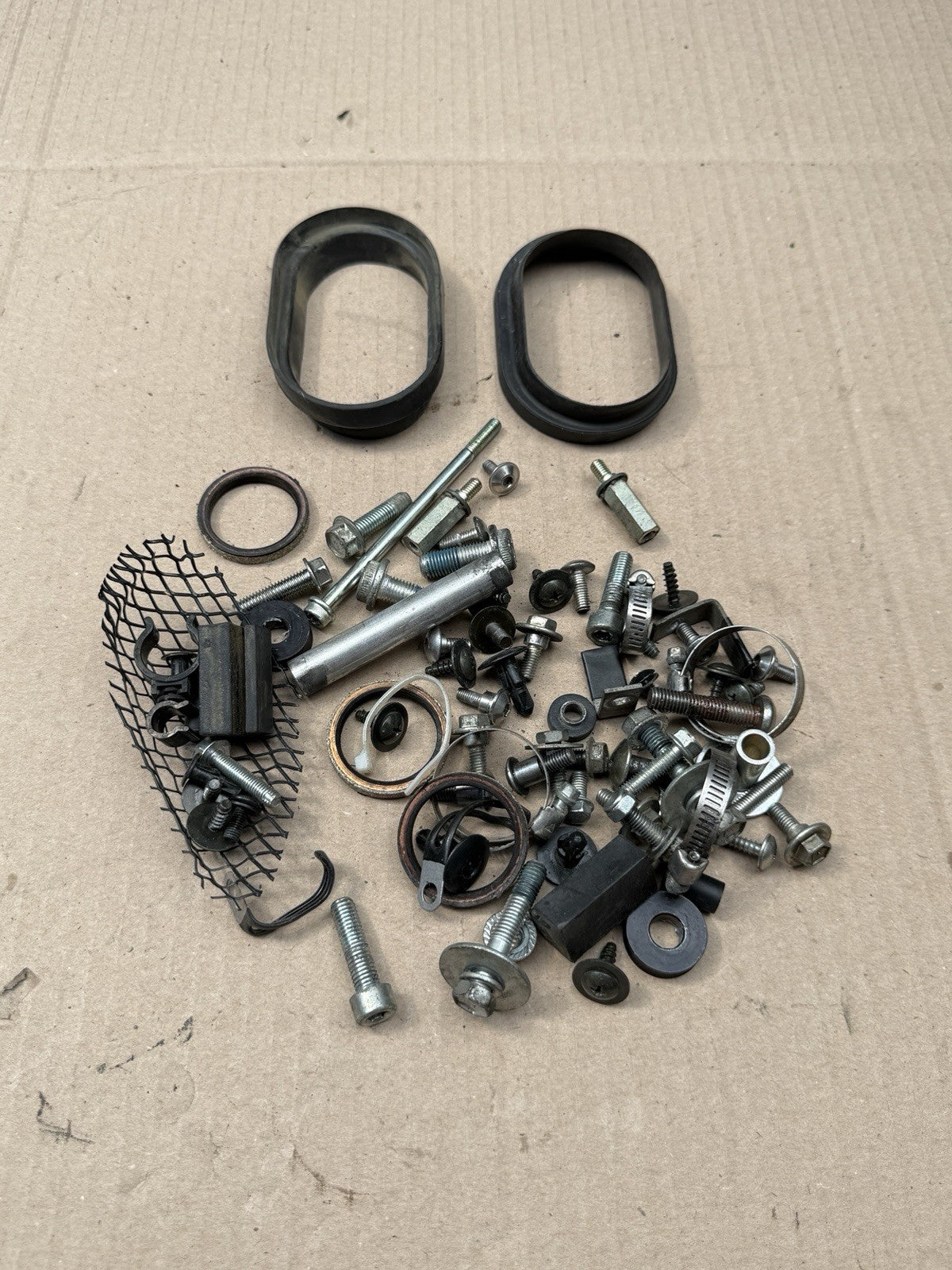 2006-2007 Suzuki GSXR600 GSXR750 OEM Misc Bolts Nuts Screws Hardware Kit K6 K71