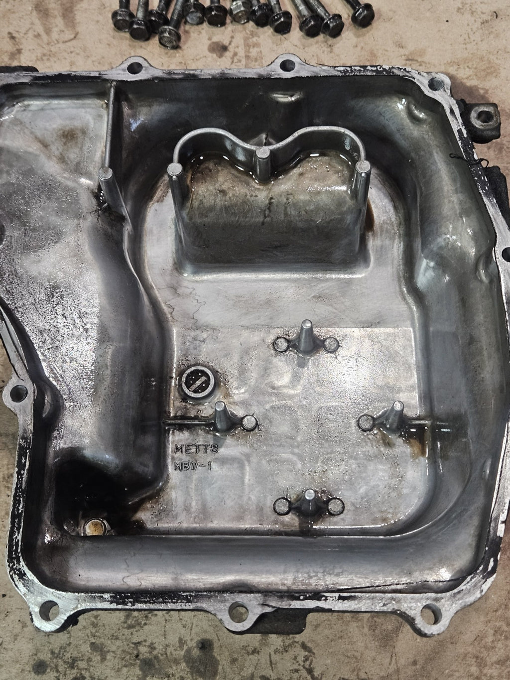 01-03 2002 Honda CBR600 F4i Oil Pan Sump Engine Belly Cover Lower Motor Drain