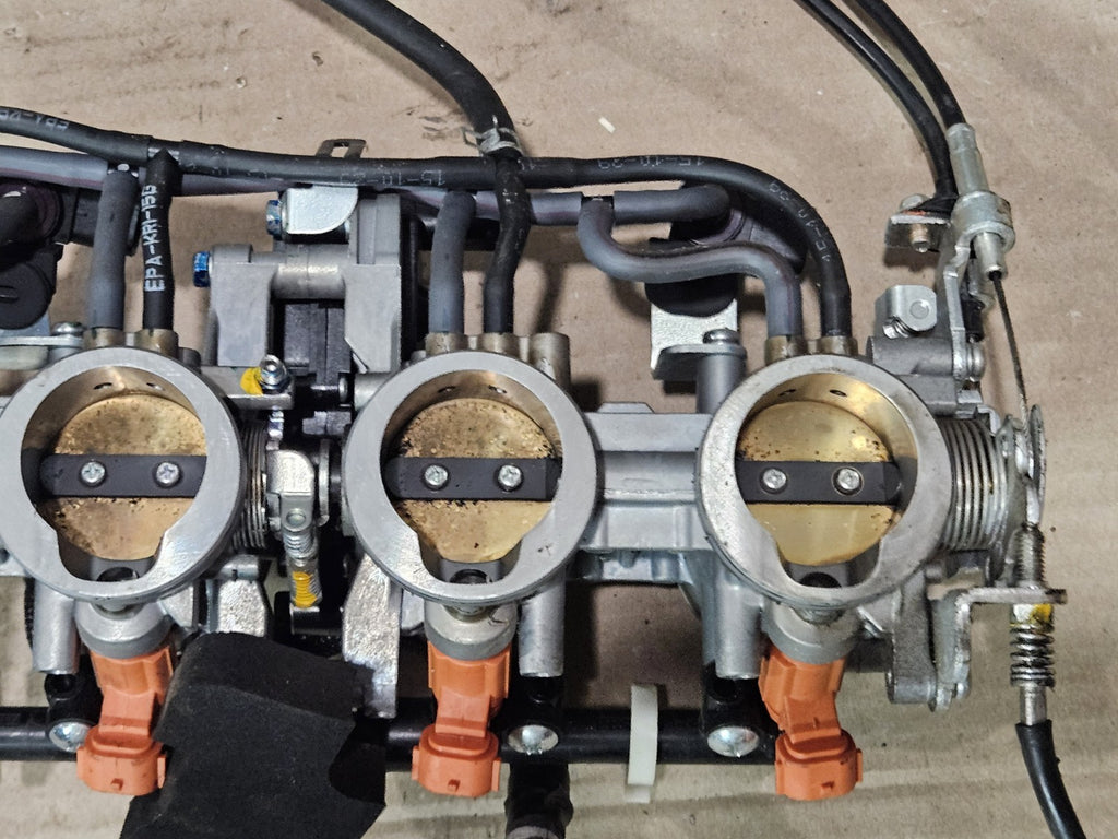 2013-2018 Kawasaki Ninja ZX6R 636 OEM Throttle Bodies Injectors 2017