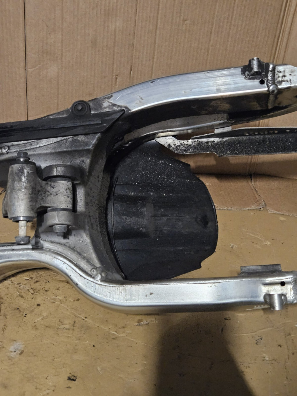 2006 2007 HONDA CBR1000RR REAR SWINGARM OEM Silver CBR 1000RR15
