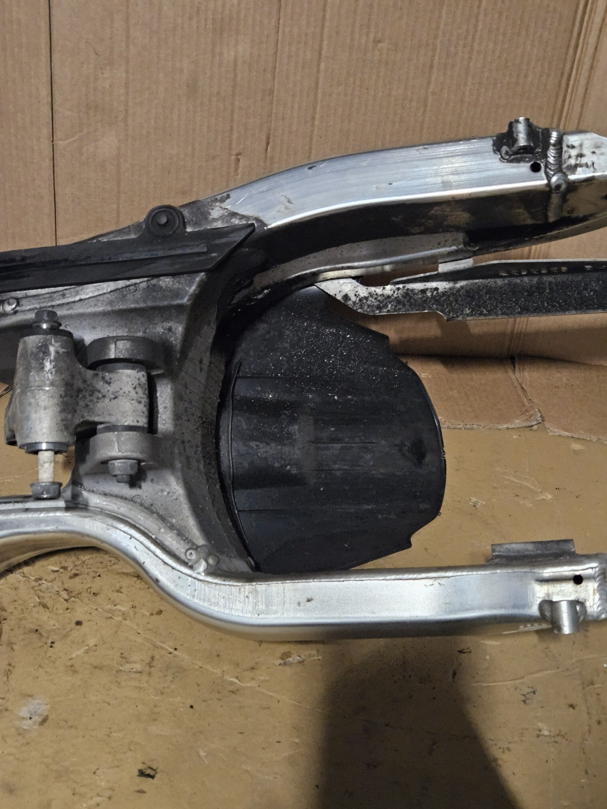 2006 2007 HONDA CBR1000RR REAR SWINGARM OEM Silver CBR 1000RR15