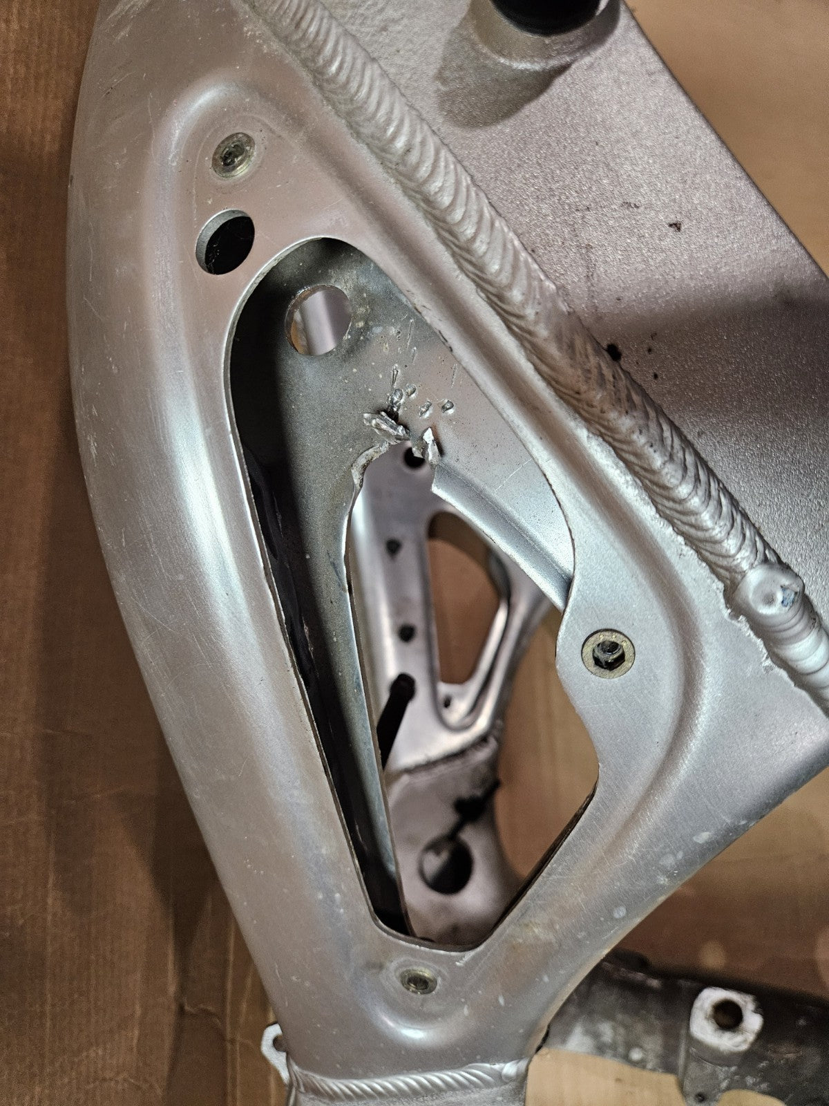 1999-2002 Yamaha YZF R6 OEM Main Frame Chassis Straight
