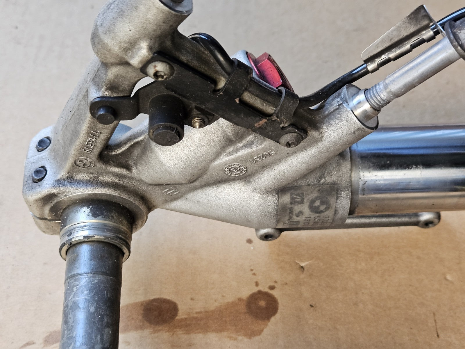 2014 10-14 BMW S1000RR OEM Front Fork Suspension Lower Triple Tree Assembly