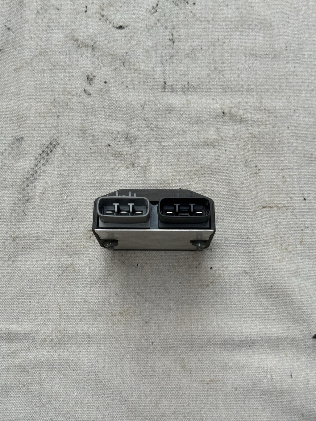 2007 - 2008 Yamaha YZF R1 OEM Voltage Regulator FH012AA1