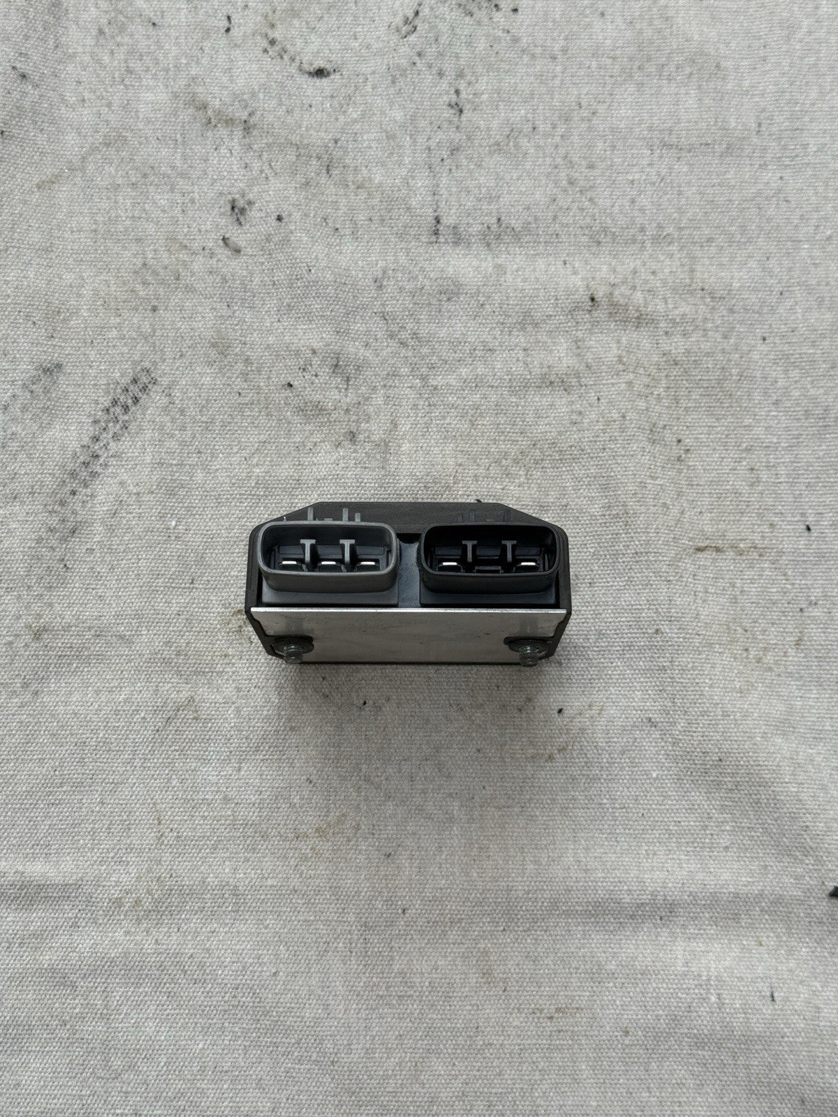 2007 - 2008 Yamaha YZF R1 OEM Voltage Regulator FH012AA1