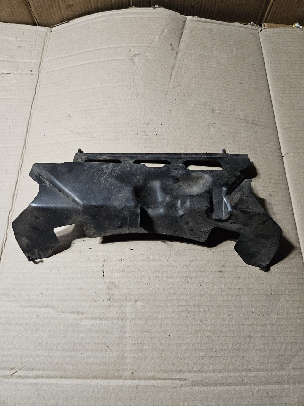 2006-2007 Suzuki GSXR600 GSXR750 OEM Radiator Mount Bracket Cover 17750-01H000