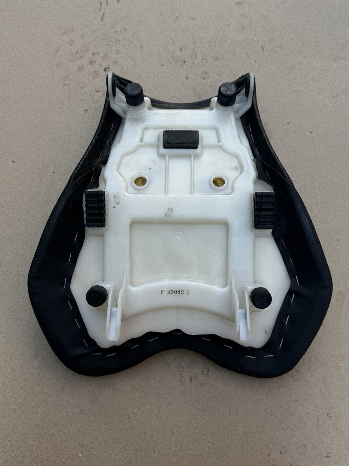 12-16 2012 Suzuki GSXR1000 OEM Front Rider Seat Saddle Cushion Pad