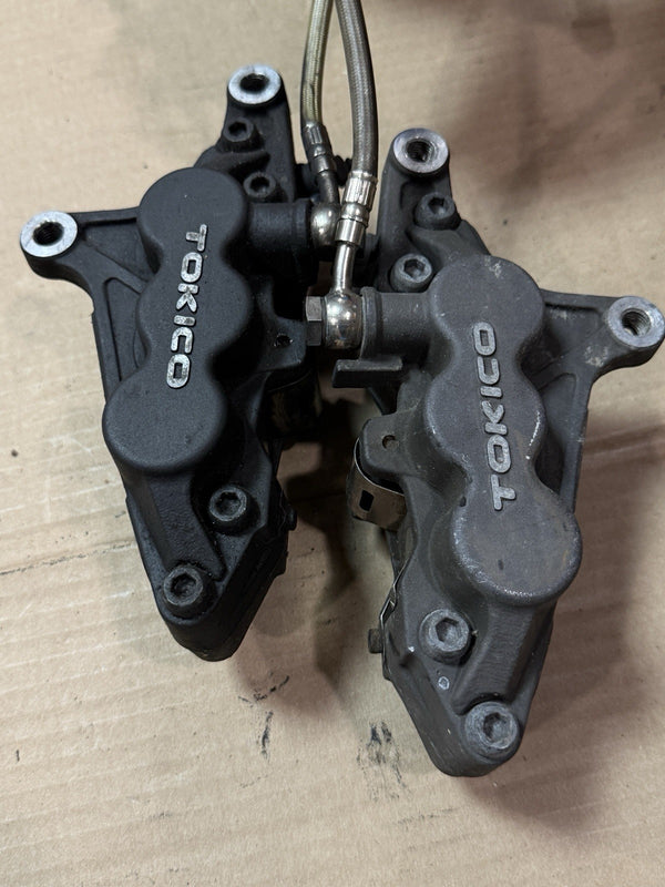 98-99 KAWASAKI NINJA ZX6R RIGHT LEFT FRONT BRAKE CALIPER SET PAIR CALIPERS Lever0