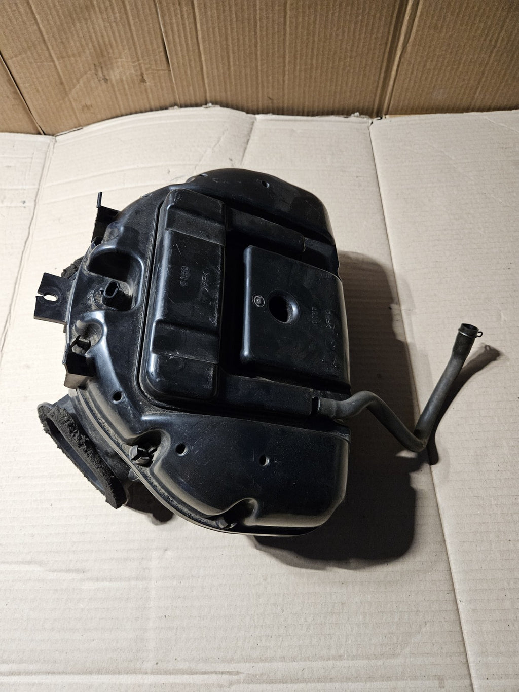 2006-2007 Suzuki GSXR600 GSX-R600 K6 K7 OEM Air Box Cleaner Housing 13700-01H013