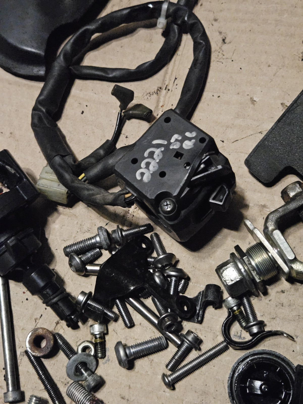 2008-2016 Yamaha YZF-R6 R6 OEM Engine Bolts Screws Brackets Mounts Hardware Lot8
