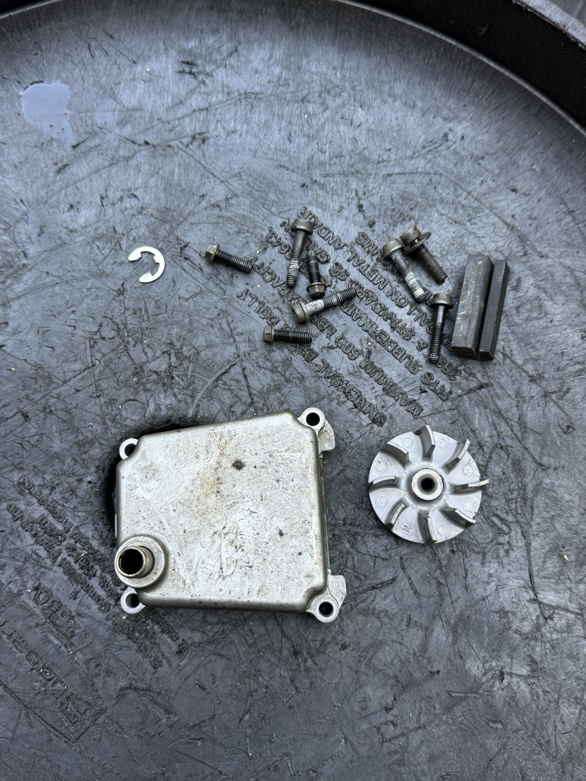 2000-2003 Suzuki GSXR750 OEM Engine Crankcase Breather Box Vent Cover Assembly2
