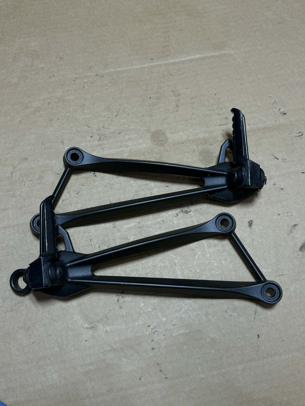 13-25 KAWASAKI NINJA ZX6R OEM Rear Passenger Rearsets Foot Pegs Left Right 636