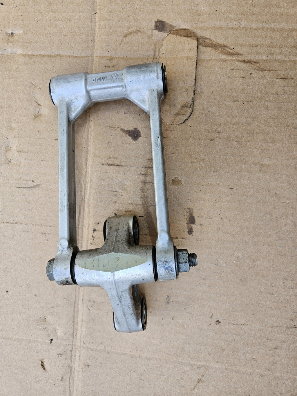 2015 - 2019 BMW S1000RR REAR DOG BONE SHOCK LINKAGE BACK STOCK OEM 8548237-01
