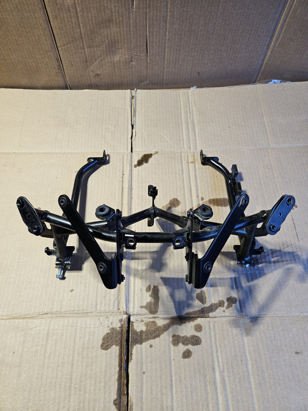 17-19 Kawasaki Ninja 650 EX650 ABS KRT OEM Upper Fairing Stay Bracket 39137-06679