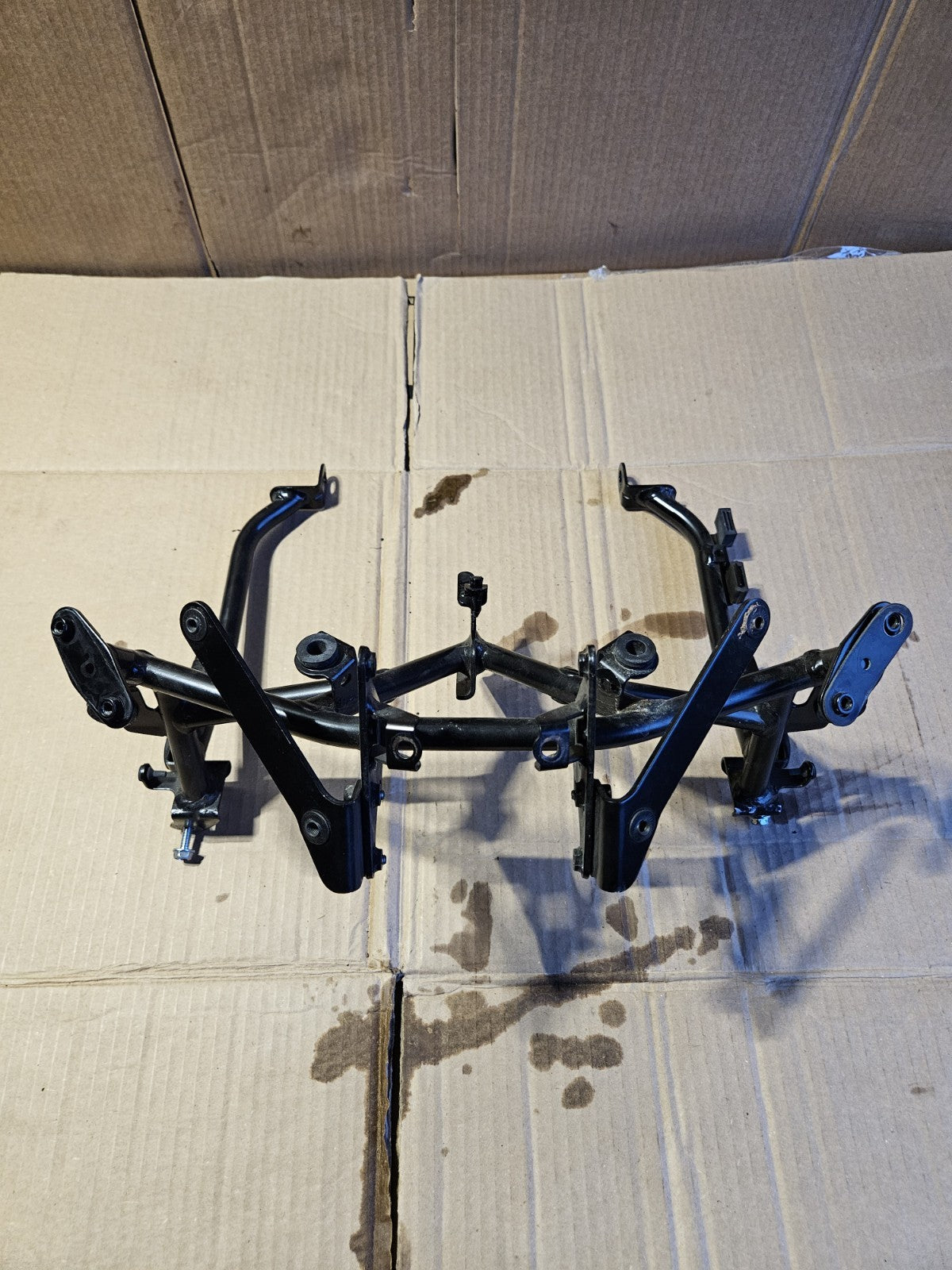17-19 Kawasaki Ninja 650 EX650 ABS KRT OEM Upper Fairing Stay Bracket 39137-06679