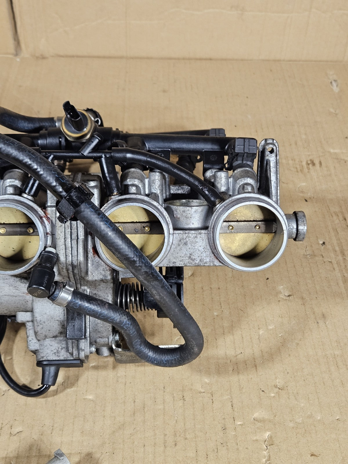 2009-2014 BMW S1000RR OEM Throttle Bodies Primary Secondary Injectors READ18