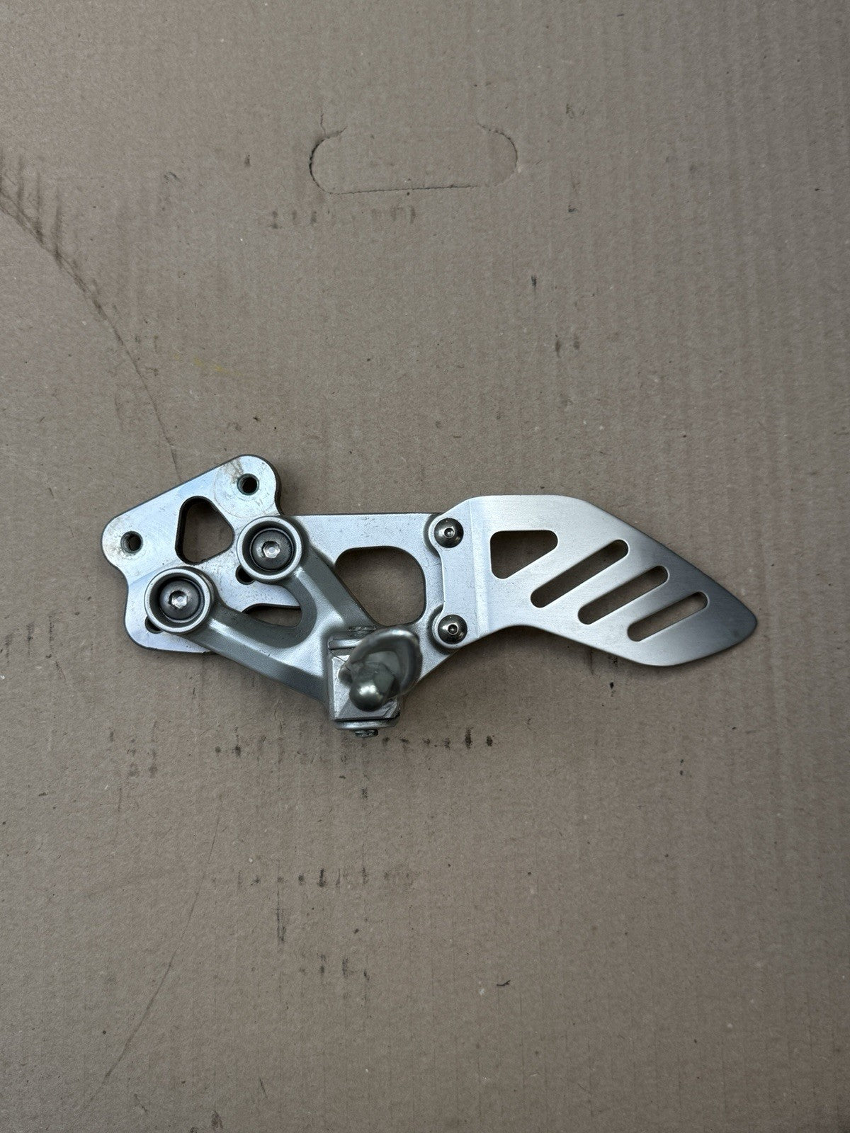 2006-2007 Suzuki GSXR600 GSXR750 OEM Left Rearset Foot Peg Bracket 43521-01H003