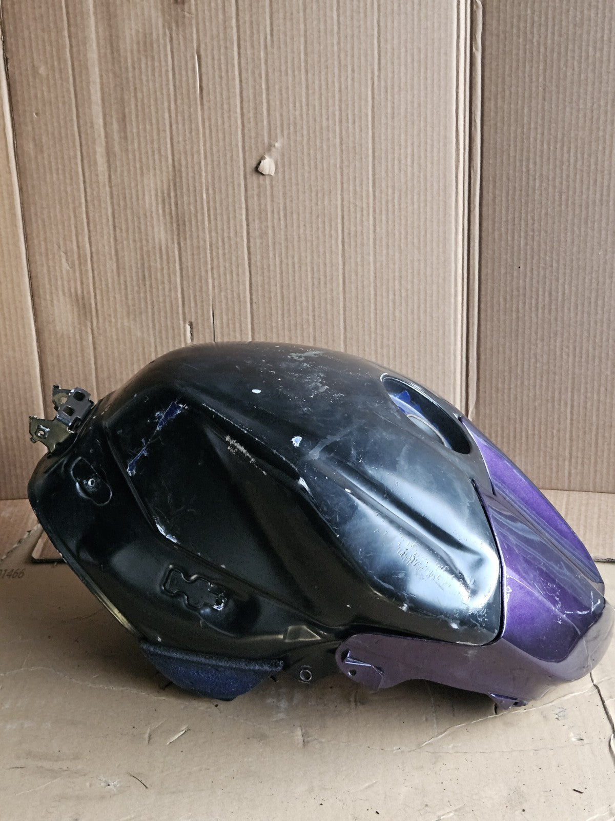 08-16 R6 R6R GAS TANK FUEL CELL PETROL RESERVOIR INSIDE Clean DENTED READ4