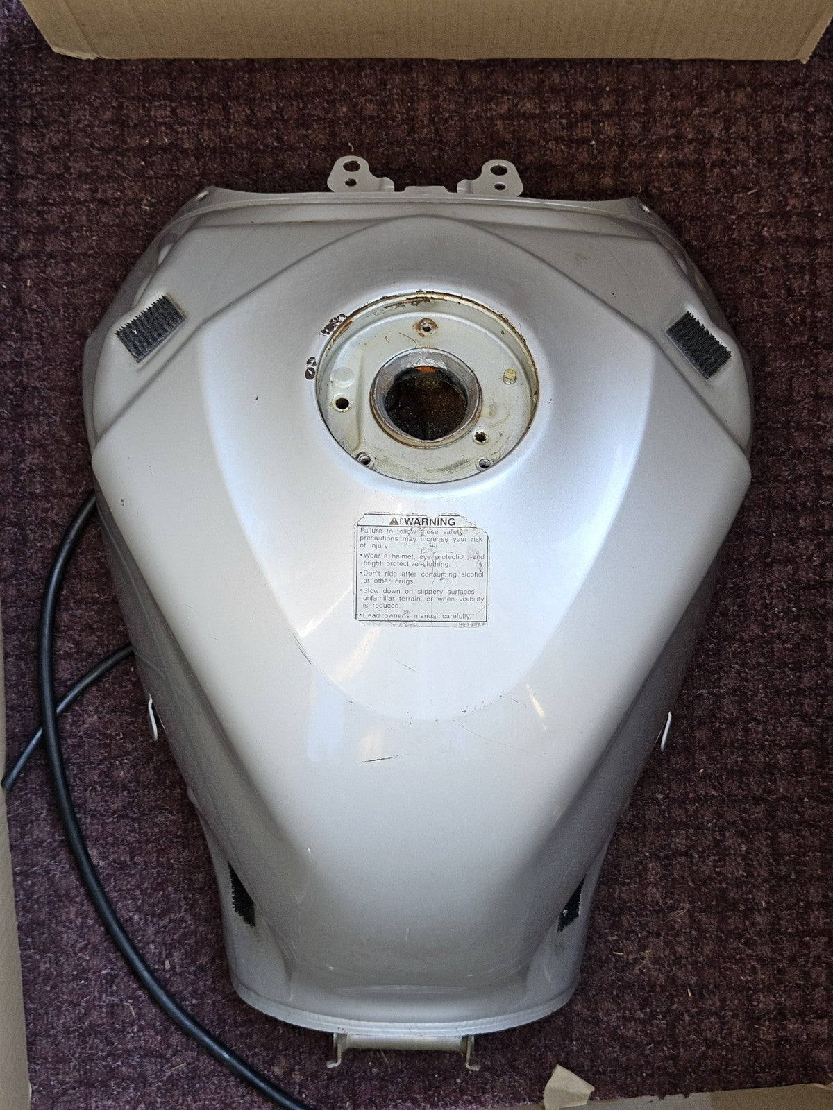 2006 2007 SUZUKI GSXR 600 GSXR600 Gas Tank Fuel Cell Petrol Reservoir READ0