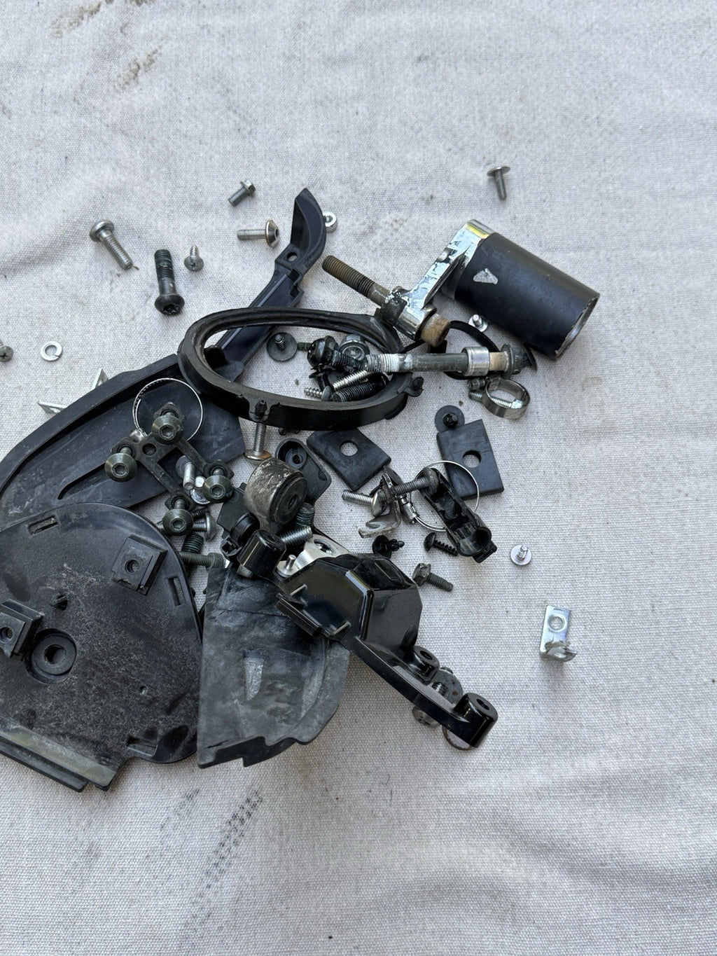 2007-2008 Yamaha YZF-R1 R1 OEM Misc Bolts Screws Nuts Washers Hardware Set 4C84