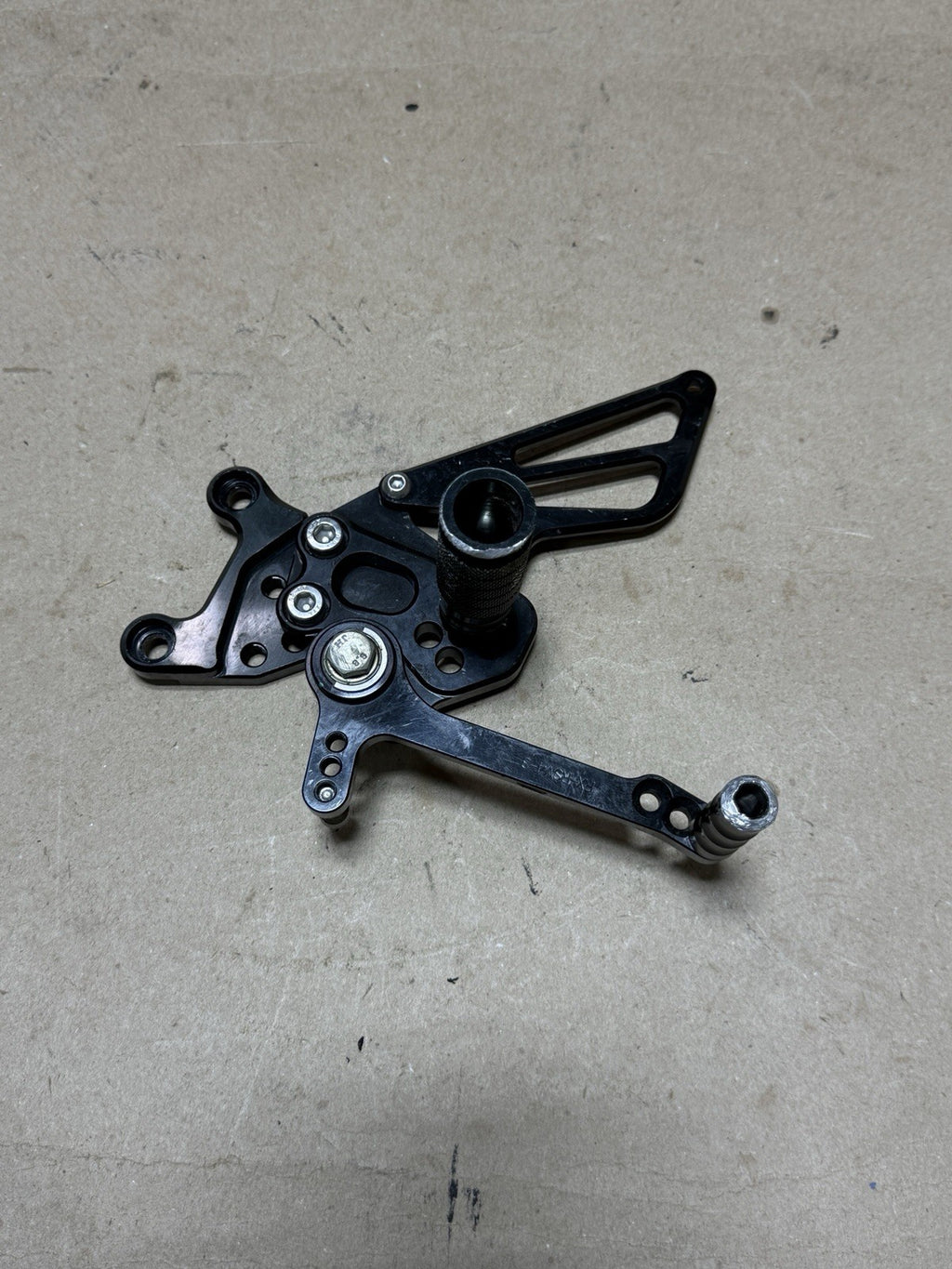 2015-2018 Aprilia RSV4 RR RF Adjustable Rearsets Rear Sets Foot Pegs L&R Black