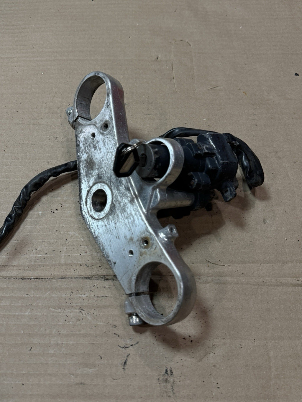 1998 1999 Kawasaki Ninja ZX6R ZX600G OEM Upper Triple Tree Ignition Switch Key3