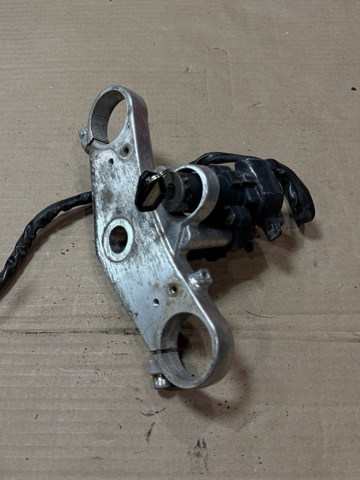 1998 1999 Kawasaki Ninja ZX6R ZX600G OEM Upper Triple Tree Ignition Switch Key3