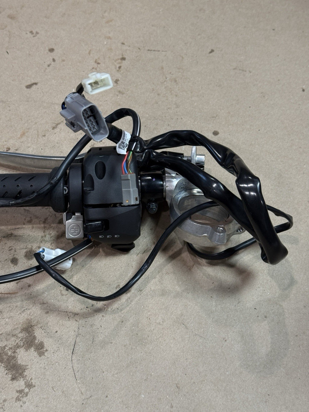2021-2024 Aprilia RSV4 1100 Genuine OEM Left Clip-On Handlebar w Switches Tested