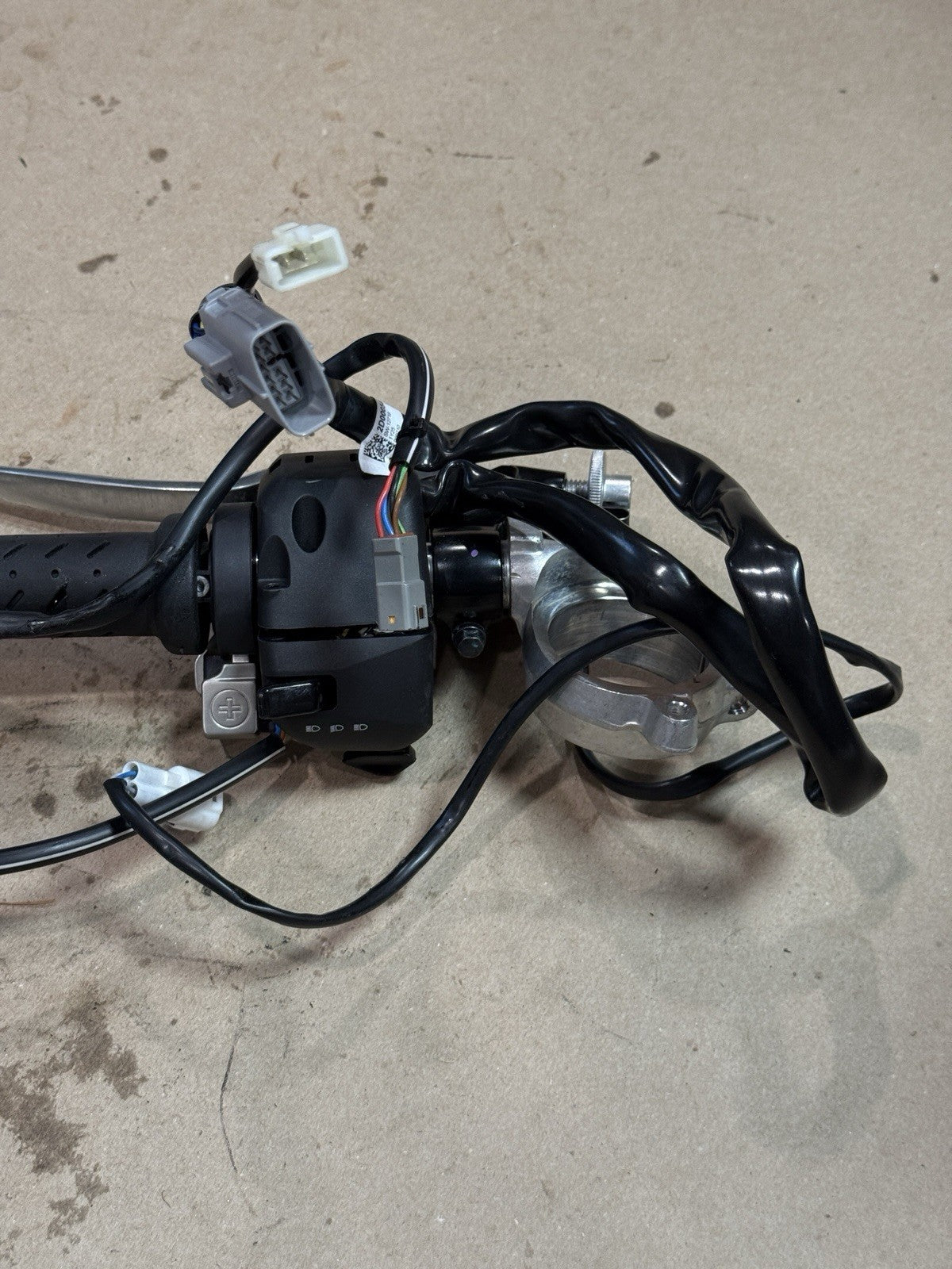 2021-2024 Aprilia RSV4 1100 Genuine OEM Left Clip-On Handlebar w Switches Tested