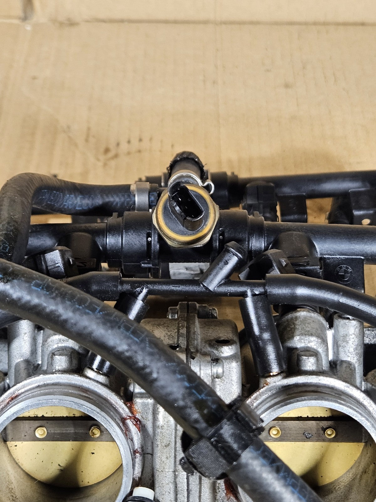 2009-2014 BMW S1000RR OEM Throttle Bodies Primary Secondary Injectors READ6