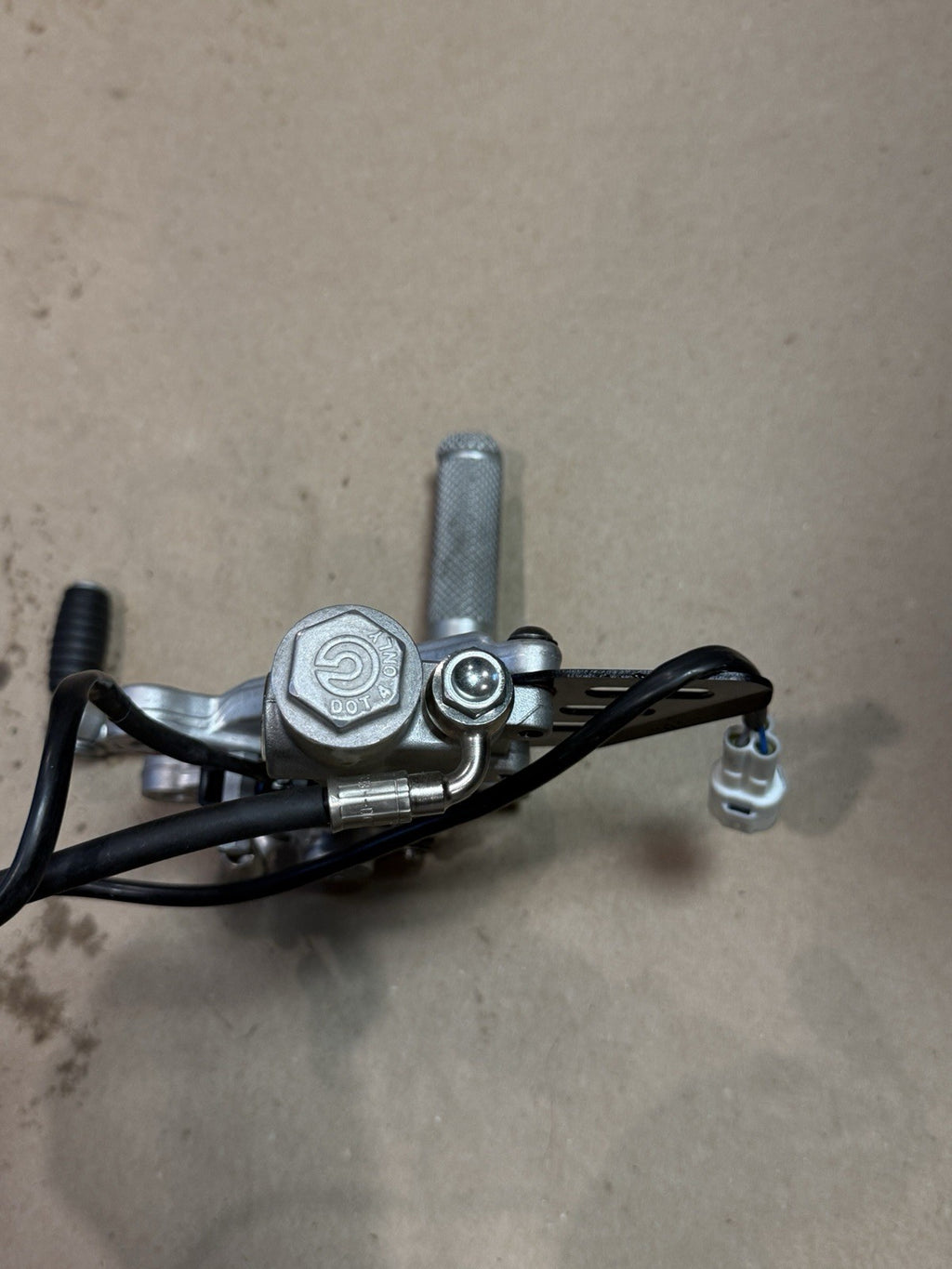 21-24 Aprilia RSV4 1100 OEM Rear Brembo Brake Master Cylinder Lever Genuine OEM