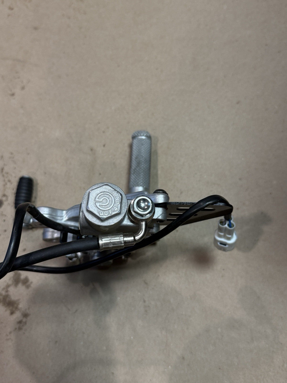 21-24 Aprilia RSV4 1100 OEM Rear Brembo Brake Master Cylinder Lever Genuine OEM