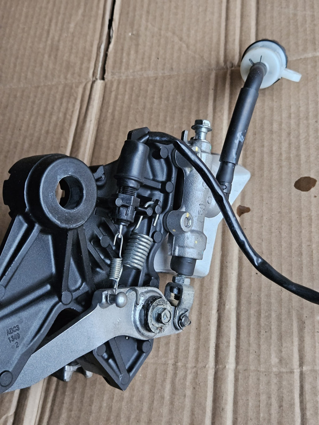 17-19 Kawasaki Ninja 650 Z650 OEM Right Rearset Rear Set Driver Foot Peg Bracket5