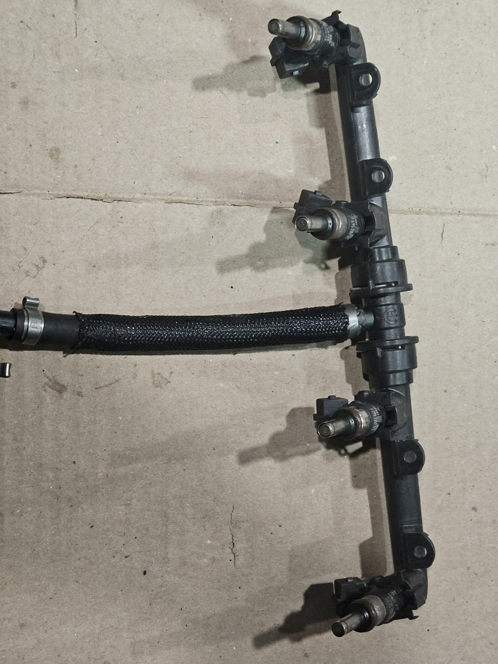 2013 10-14 BMW S1000RR Fuel Gas Petrol Injector Injection Nozzle Rail Pipe OEM