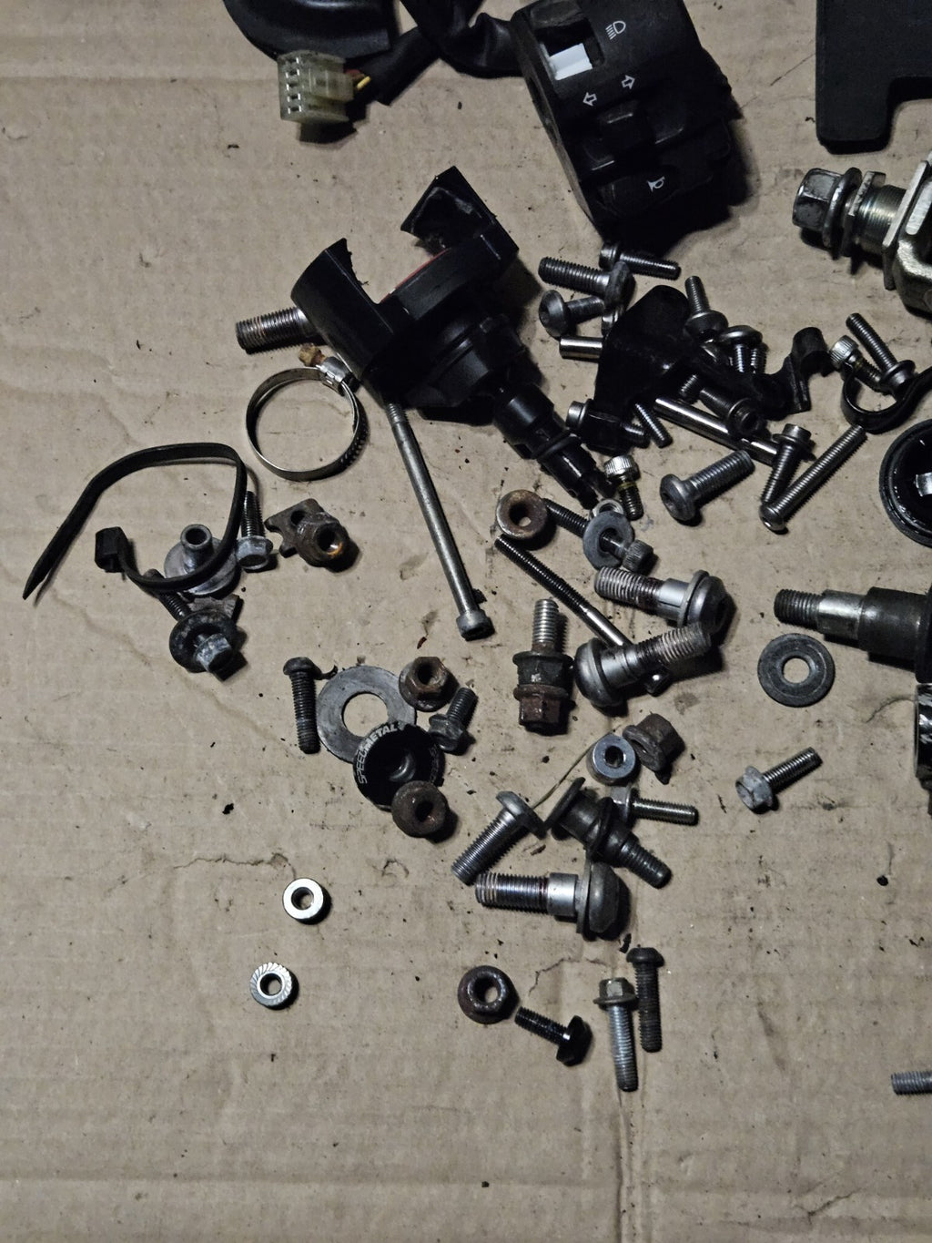 2008-2016 Yamaha YZF-R6 R6 OEM Engine Bolts Screws Brackets Mounts Hardware Lot3
