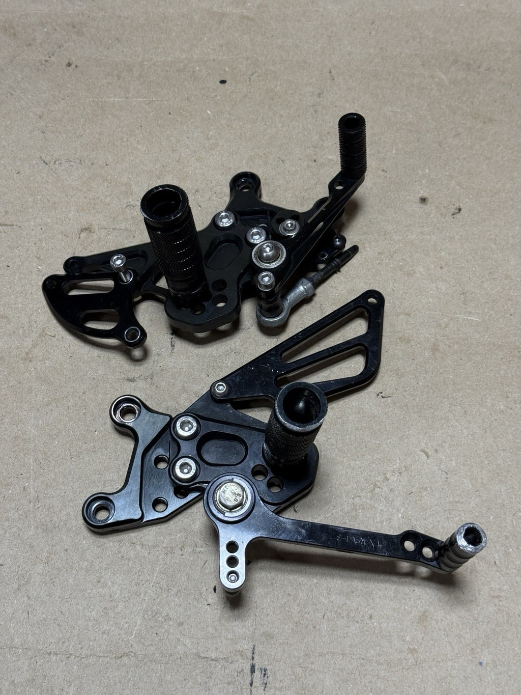 2015-2018 Aprilia RSV4 RR RF Adjustable Rearsets Rear Sets Foot Pegs L&R Black