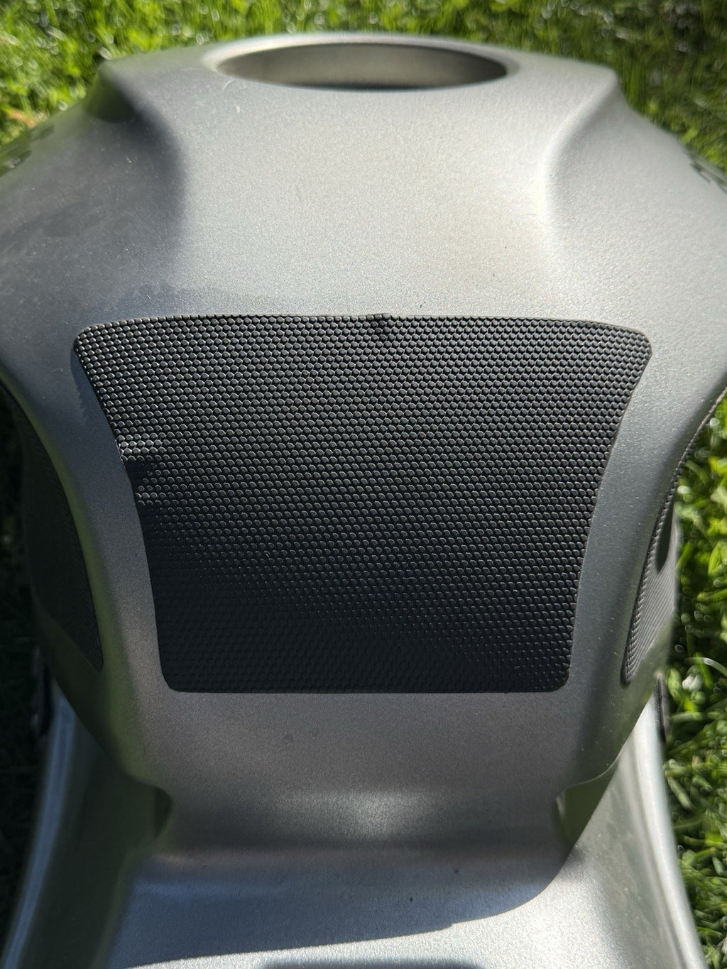 19-24 APRILIA RSV4 1100 OEM GAS TANK FUEL CELL PETROL RESERVOIR Gray Silver