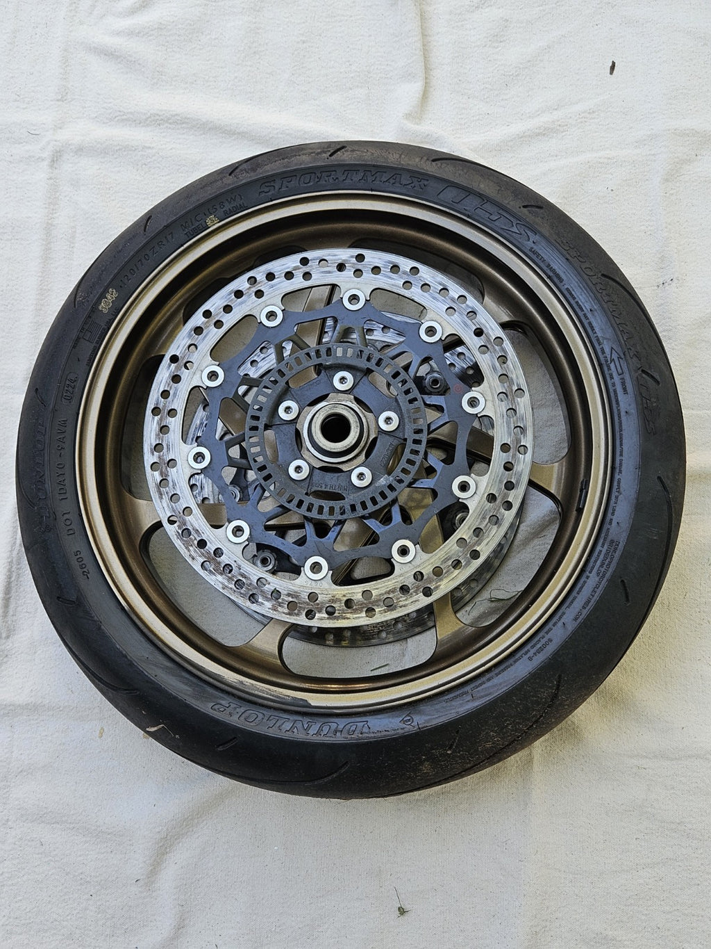 KAWASAKI NINJA ZX10RR ZX10R Marchesini FORGED FRONT WHEEL RIM DMG0