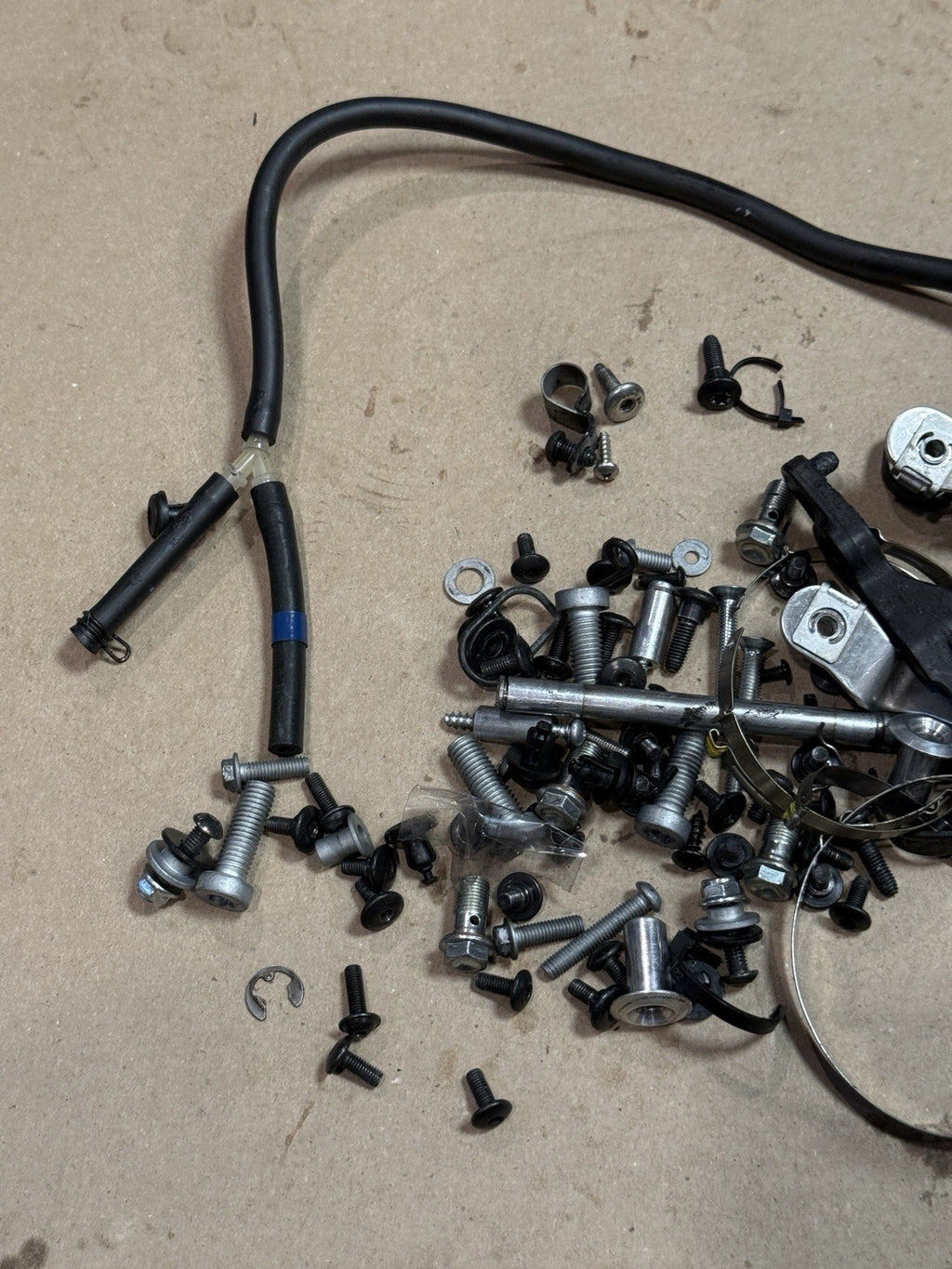 2021 - 2026 APRILIA RSV4 OEM BOLTS PARTS NUTS SCREWS MOUNTING HARDWARE SET STOCK