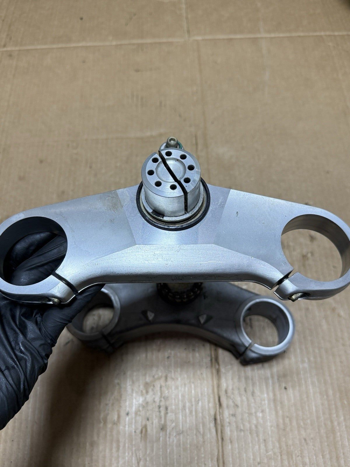 2001 Ducati 748 748S 916 996 998 OEM Triple Tree Top Bottom Yoke Clamp w/ Bolts