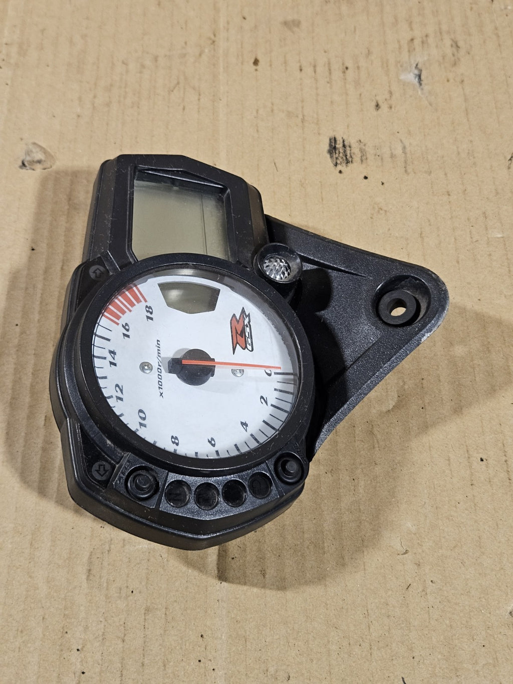 2006 Suzuki GSXR600 Instrument Cluster OEM 3412001H20 Genuine Gauges Speedo Tach1