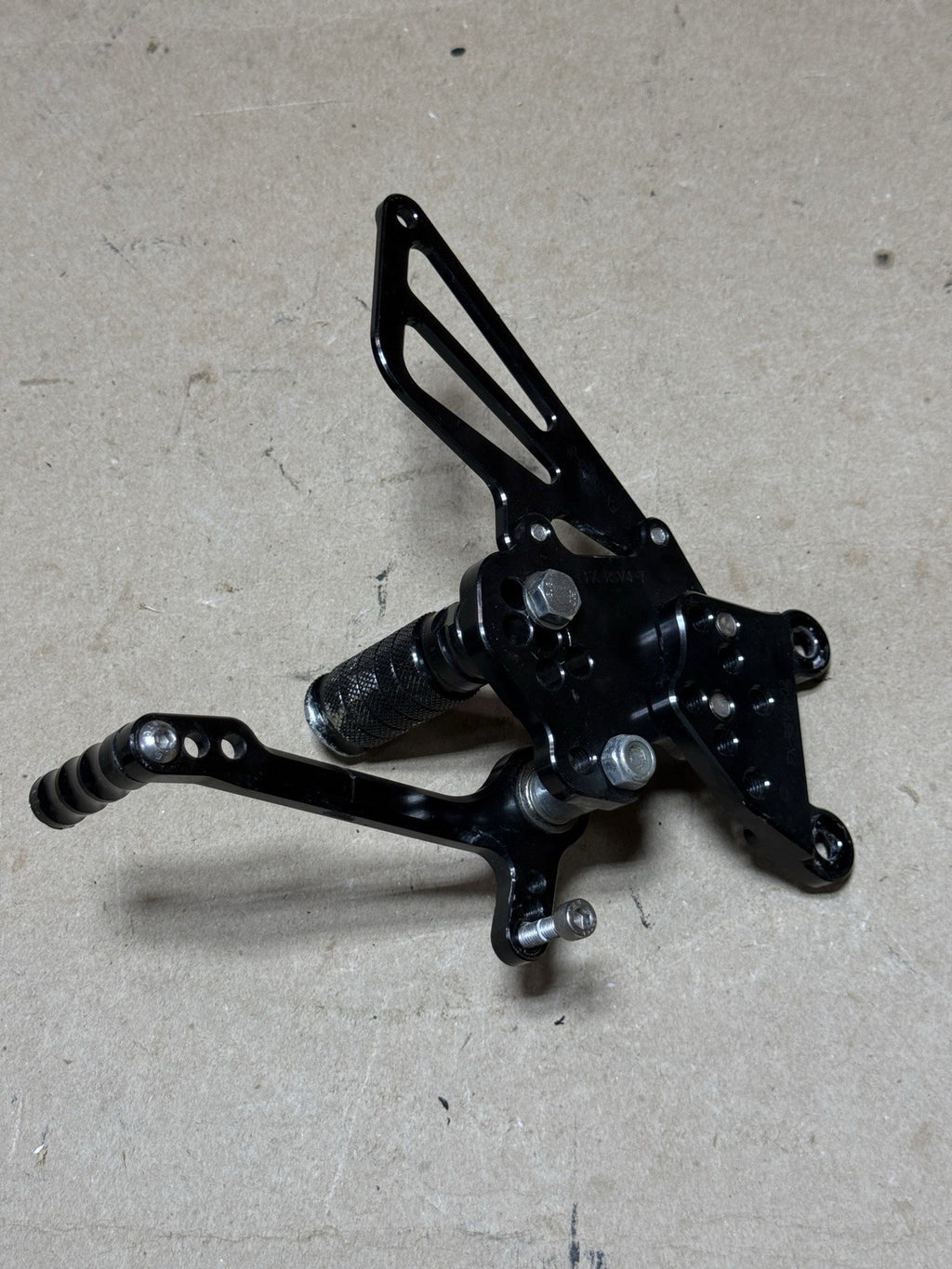 2015-2018 Aprilia RSV4 RR RF Adjustable Rearsets Rear Sets Foot Pegs L&R Black