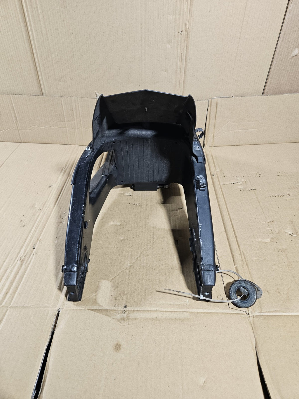 08-16 YAMAHA YZF R6 R6R YZFR6 REAR SWINGARM BACK SUSPENSION SWING ARM OEM6