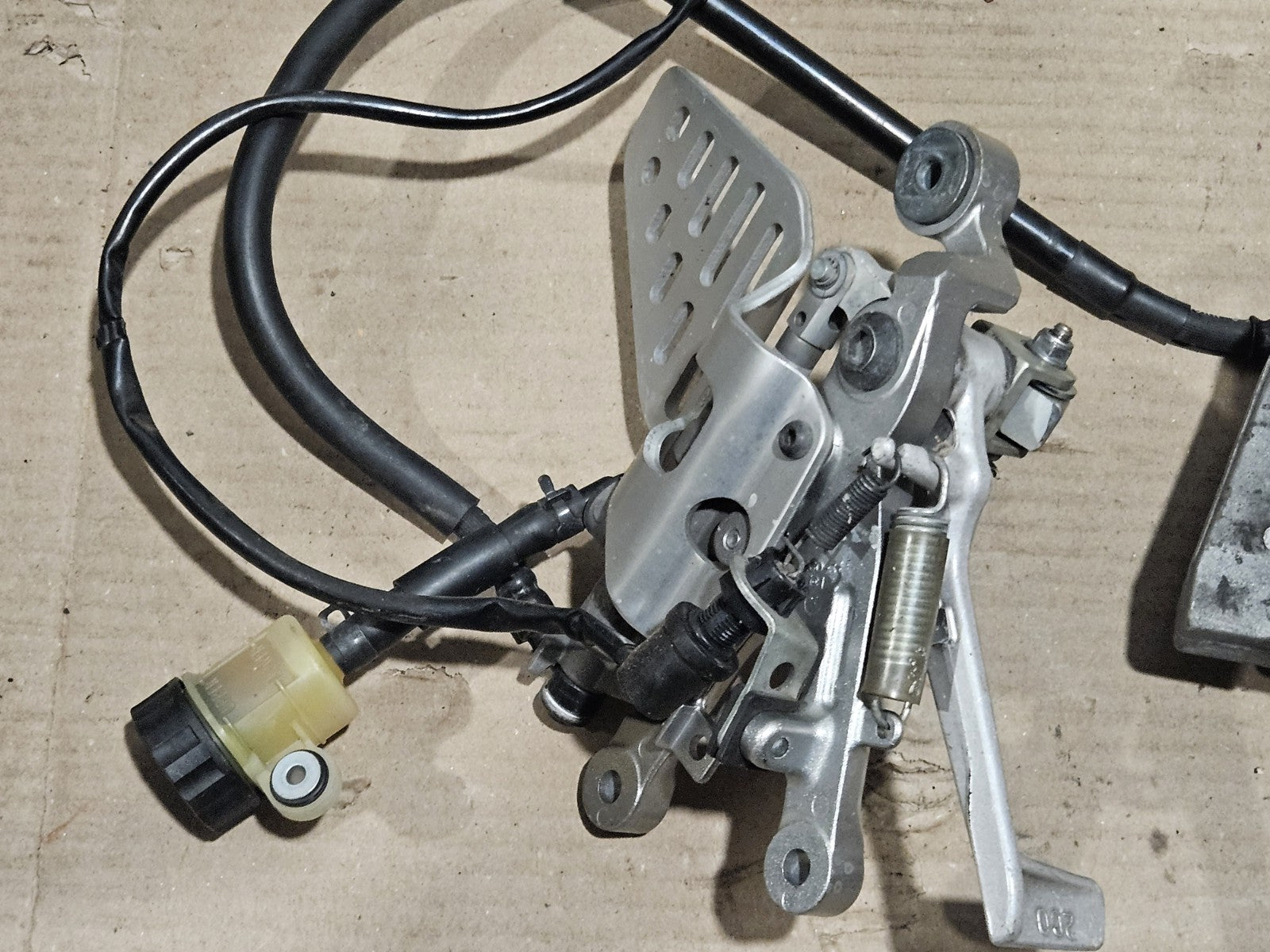 2008 -2016 Yamaha R6 Rear Set OEM Rear Brake Master Cylinder Caliper Bracket