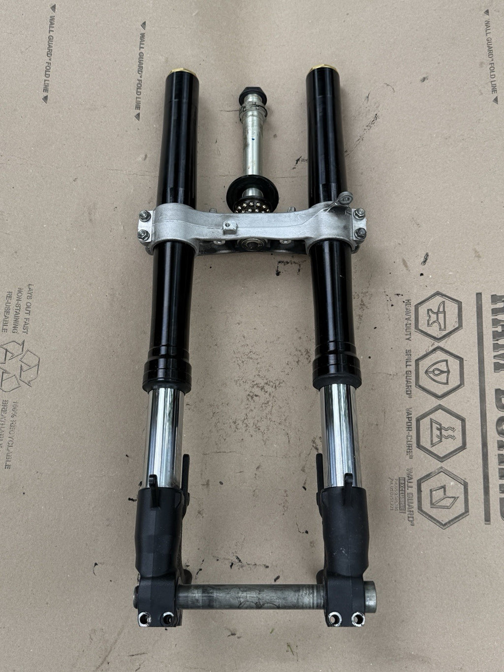 2017-2025 Suzuki GSXR1000 GSX-R 1000 OEM Front End Forks Triple Tree Clamp Lower